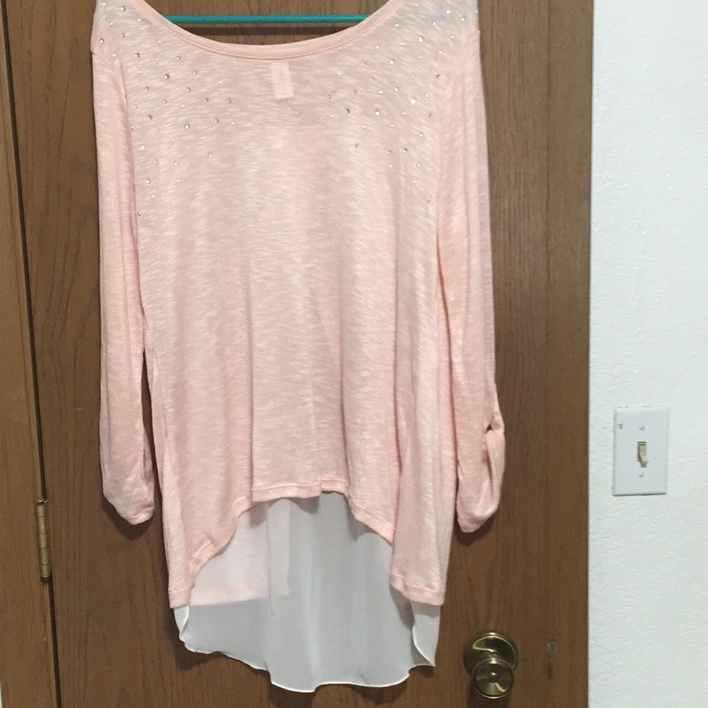 No Boundaries top